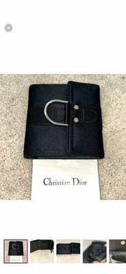 Cartera compacta Christian Dior negra Foto 1 de 4
