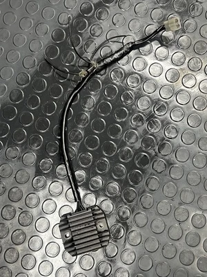 Regulador rectificador Kawasaki Ninja Zx6r 2005 a 2006 OEM excelente estado Foto 1 de 2