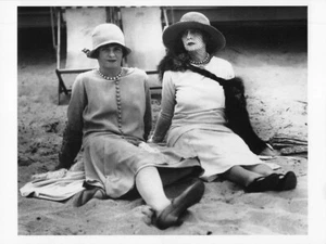 Vintage 1920s Ladies Palm Beach FL B/W Art Underwood Photo Postcard Reprint - Picture 1 of 2