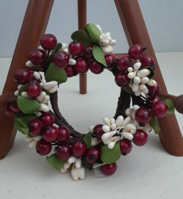 Set of 12 Cranberry Large Twigs Branch Holly Berry Napkin Rings/Holders - Immagine 1 di 4