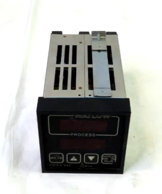 WATLOW 942 Temperature Controller 942A-3DD2-B000, FOR PARTS/ REPAIR - Image 1 of 4