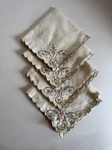 Vintage Off White Linen Napkins Embroidered Leaf Pink Blue Circles x 4 - Picture 1 of 12