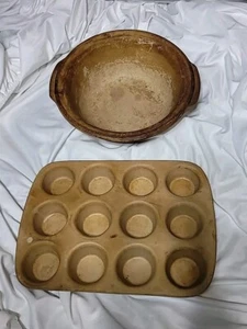 Vintage PAMPERED CHEF Stoneware 12 Count Muffin Cupcake Pan #1465  Bonus Dish - Picture 1 of 4