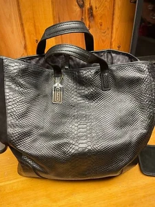 Coach Hadley XL Tote with Wristlet Black Embossed Leather - Picture 1 of 4