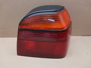 Feu arrière droit jaune VOLKSWAGEN GOLF 3 de 91 à 97   1H6945112A - Picture 1 of 7