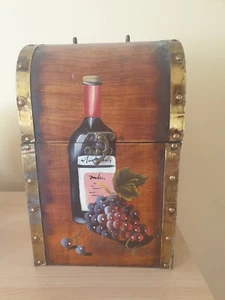 Wine/Spirit Bottle Carry Case/Storage Caddy for 4 bottles wood/brass VINTAGE - Picture 1 of 6