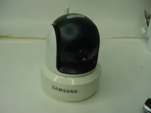 SAMSUNG WIRELESS HOME SECURITY CAMERA - NO POWER CORD INCLUDED - Picture 1 of 3