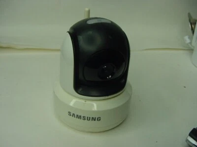 SAMSUNG WIRELESS HOME SECURITY CAMERA - NO POWER CORD INCLUDED - Image 1 of 3