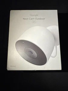 Google Nest Cam Outdoor (cablata, 2a generazione) - Telecamera di sicurezza con video 2k e - Foto 1 di 3