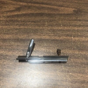 1969 1970 Mustang GT Mach 1 Boss Shelby FASTBACK RH QUARTER WINDOW UPPER PIVOT - Picture 1 of 3