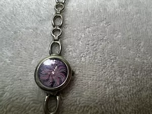 Uhr Lila Spirale und Silber Armbanduhr Edelstahl - Bild 1 von 8