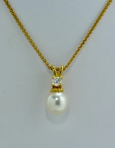 8.62mm Round Cultured Pearl & Diamond Pendant on 18.3/" Necklace 18k Yellow Gold - Picture 1 of 9
