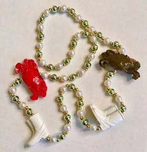Mardi Gras Bead Necklace Crabs And Boots New Orleans Lafayette 21 Inches - Picture 1 of 11