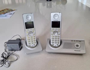 Panasonic Cordless Landline Phone and answering machine/2 units - Zdjęcie 1 z 2