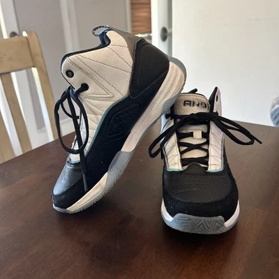 Zapatos de baloncesto And1 para niños negros blancos talla 3 Foto 1 de 4