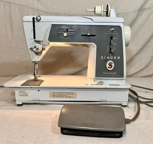 Macchina da cucire 1966 Singer Touch & Sew Zig Zag Deluxe modello 625 con pedale vintage - Foto 1 di 9