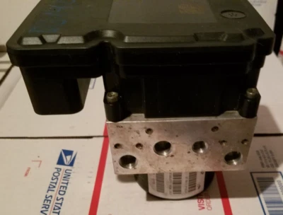 2008 Jeep Wrangler 3.8L ABS антиблокировочный тормоз модуль ABS насос OEM P52126282AC - Изображение 1 из 4