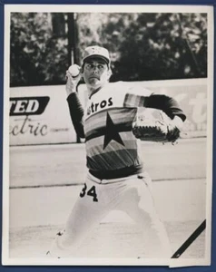 Foto sin firmar de los Astros de Nolan Ryan de Houston B/W 8x10 114114 - Imagen 1 de 1