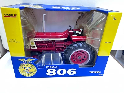 McCormick Farmall 806 Diesel Tractor  1/16 Scale Model - Image 1 of 2