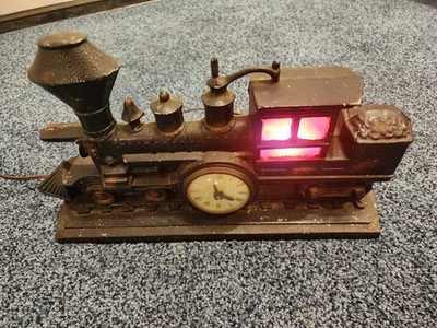 Vintage United Metal Train Mantle Clock Lighted  Railroad Locomotive  - Image 1 of 4