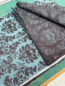 Reststück 2,30 x 0,75 m  synth. Seidensatin mit leichtem Glanz - Bild 1 von 2