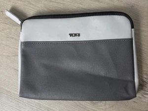 TUMI for Delta Small Grey Zip Pouch Soft Sided Travel Toiletry Bag - Picture 1 of 3