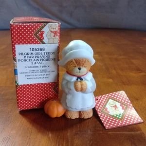 Lucy & Me Pilgrim Bear Girl Praying Thanksgiving Feast Pumpkin Enesco Lucy Rigg - Picture 1 of 9