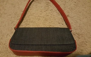 LIZ CLAIBORN SMALL DENIM PURSE W/ RED TRIM. 1 COMPARTMENT. EUC. - Picture 1 of 3