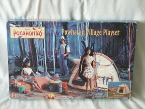 Disneys Pocahontas Powhatan Village Spielset 67217 Mattel Barbie Größe Neu - Bild 1 von 7