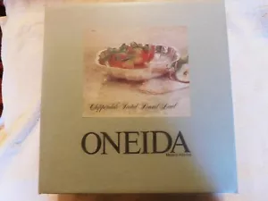 ONEIDA FOOTED ROUND 10 3/4"BOWL, NIB, CHIPPENDALE, SILVERPLATE, 66335307 - Picture 1 of 3
