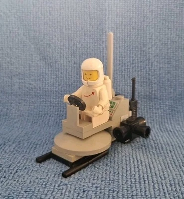 Lego 6801 Space Scooter  - verfärbt !! - Bild 1 von 3