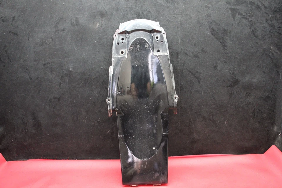 05-2006 Carenado trasero debajo de la cola Suzuki GSXR1000 OEM #7412 Foto 1 de 4
