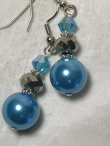 ORECCHINI GOCCIA PERLE VETRO BLU E ARGENTO PLACCATO ARGENTO CYNTHIA LYNN "HEAVEN SENT" - Foto 1 di 1