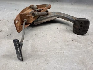 Conjunto de pedal de freno de estacionamiento de emergencia Chevy Impala Belair 1961-1962 Biscayne OE - Imagen 1 de 11