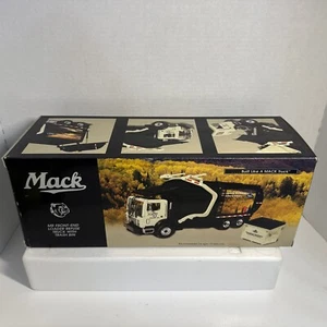 1/34 First Gear Truck MR Frontlader Müllwagen mit Mülleimer 19-3099 NEU! - Bild 1 von 8