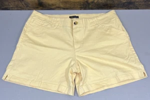 Lee Straight Fit Butter Yellow Shorts Womens Size Medium 16 - Picture 1 of 12