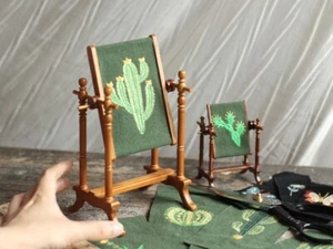 1:6 Miniatur Stickrahmen Ständer Blythe Puppenhaus Möbel Holz - Bild 1 von 22