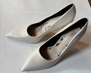 Damen Pumps Schuhe Zara 39 Creme matt elegant fast neu nur innen getragen - Bild 1 von 6