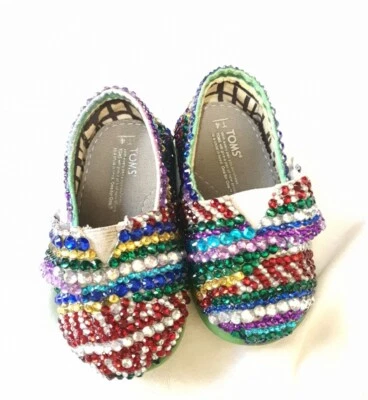 Zapatos TOMS personalizados multicolores brillantes estrás niño boutique talla 4 Foto 1 de 4
