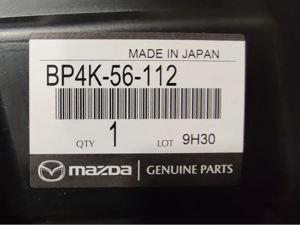 Protector contra salpicaduras bajo cubierta motor delantero genuino OEM Mazda BP4K-56-112 2004-2009 3 Foto 1 de 3