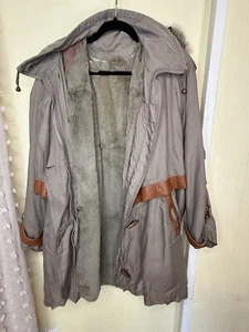 Vintage Grey Taupe Jacket Removable Fur Lining Size Large Brown Leather Accents - Picture 1 of 15