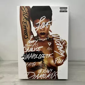 Rihanna Unapologetic 2 Cd Box Set W/ Poster Diamond Bracelet Charm Limited RARE - Imagen 1 de 9