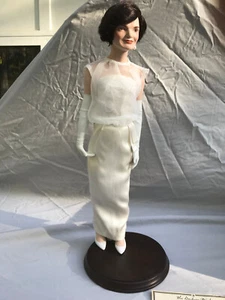 21" Jackie Kennedy Doll in Box; Danbury Mint - Picture 1 of 11