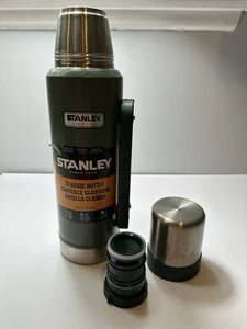 Stanley Classic 1.4 Qt / 1.32L Vacuum Bottle 1460068 - Picture 1 of 3