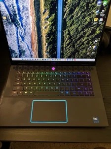 Alienware M16 R2 Gaming Laptop - Picture 1 of 6