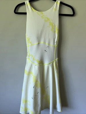 Vestido Tenis Lululemon Court Crush Talla 6 Lavado en Cancha Cruzada Eléctrico Limón Multi Foto 1 de 4