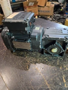 CUCIRE EURODRIVE WA20 DRS71S4 0,25KW 0,33HP INVERTER DUTY GEAR MOTOR VENDITA NUOVO $299 - Foto 1 di 8