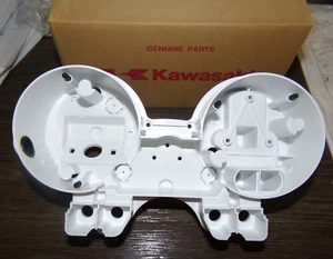KAWASAKI SPEEDOMETER METER BOTTOM HOUSING COVER 14091-1106, ZR-7, ZR750 - Picture 1 of 3