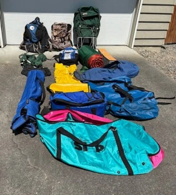 Mochilas de equipo de exterior-colchón-caimanes para botas-sillón-bolsas impermeables. Foto 1 de 4