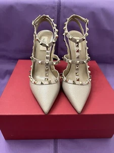 Valentino Garavani Rockstud Pointed Toe Pumps Size 41 - Picture 1 of 7